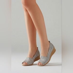 The Flexx Women's Sonny Wedge Pumps in Cloud/Ariel Size 7.5 M